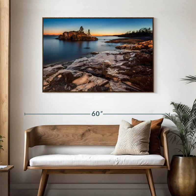 Lac Supérieur au crépuscule, 46 po x 31 po, Cadre flottant noyer
