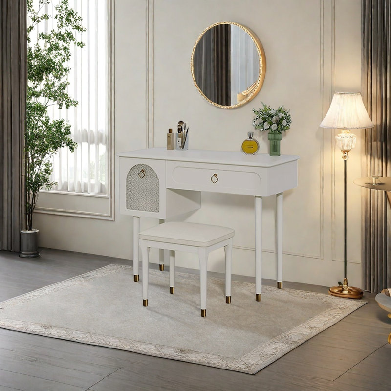 Velva, Blanc
