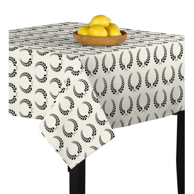 Caius Graduation Wreath Tablecloth