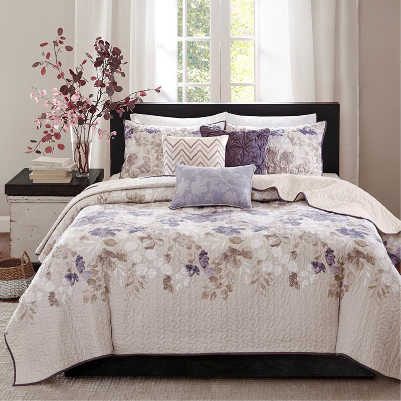 6 Piece Printed Quilt Set With Throw Pillows Taupe King/Cal King, King/California King Quilt + 5 Additional Pieces