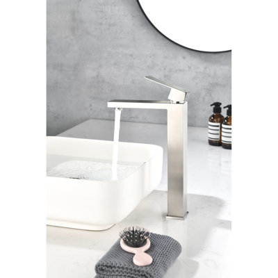 Bathroom Faucet In Single Hole Design, Brushed Nickel, Stainless Steel, Corrosion Coating, Smooth Water Discharge Handle Faucet, Nickel Finish, Resists Corrosion, Fingerprint-, Release