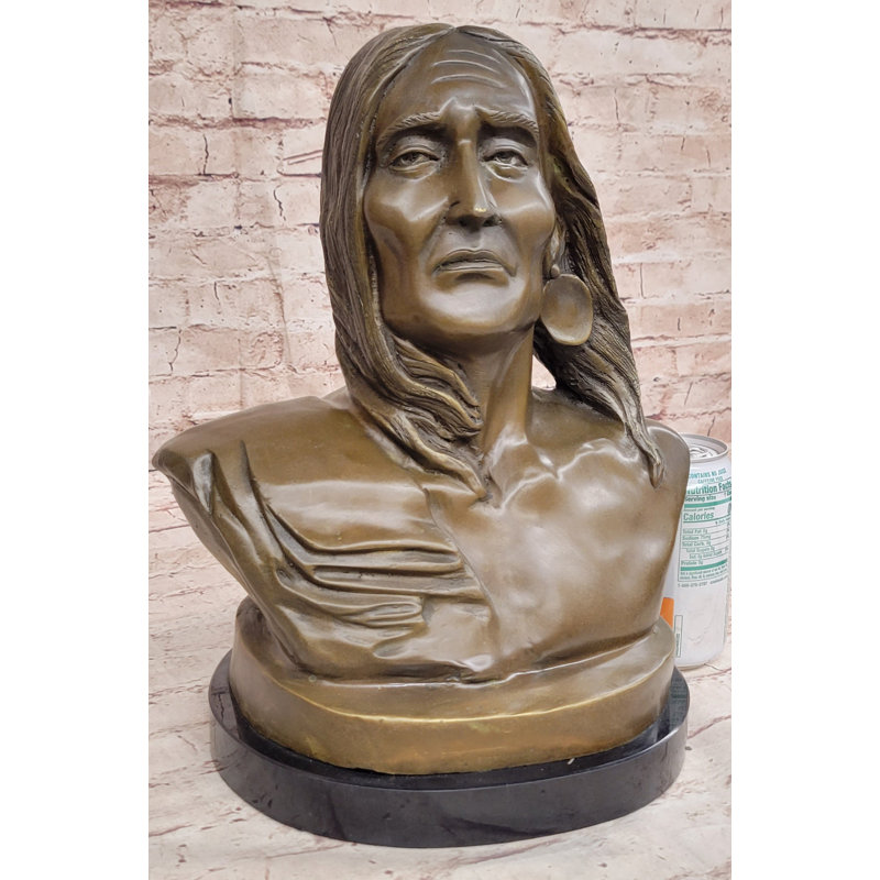 Sculpture en bronze signée par Milo Native American Chief