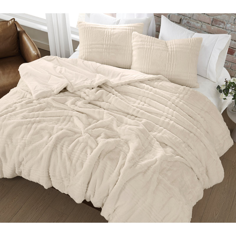 Brooklyn Loom Carved Faux Fur, Ivory, King Comforter + 2 King Shams