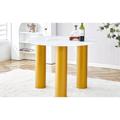 Table blanche de 40 po x 40 po x 29,4 po pour la salle à manger, surface autocollante en verre de marbre artificiel, pieds dorés, cuisine et salon appropriés, facile à nettoyer et à installer, convient à une salle à manger 40 * 40 * 29,4 po pour 4 personnes
