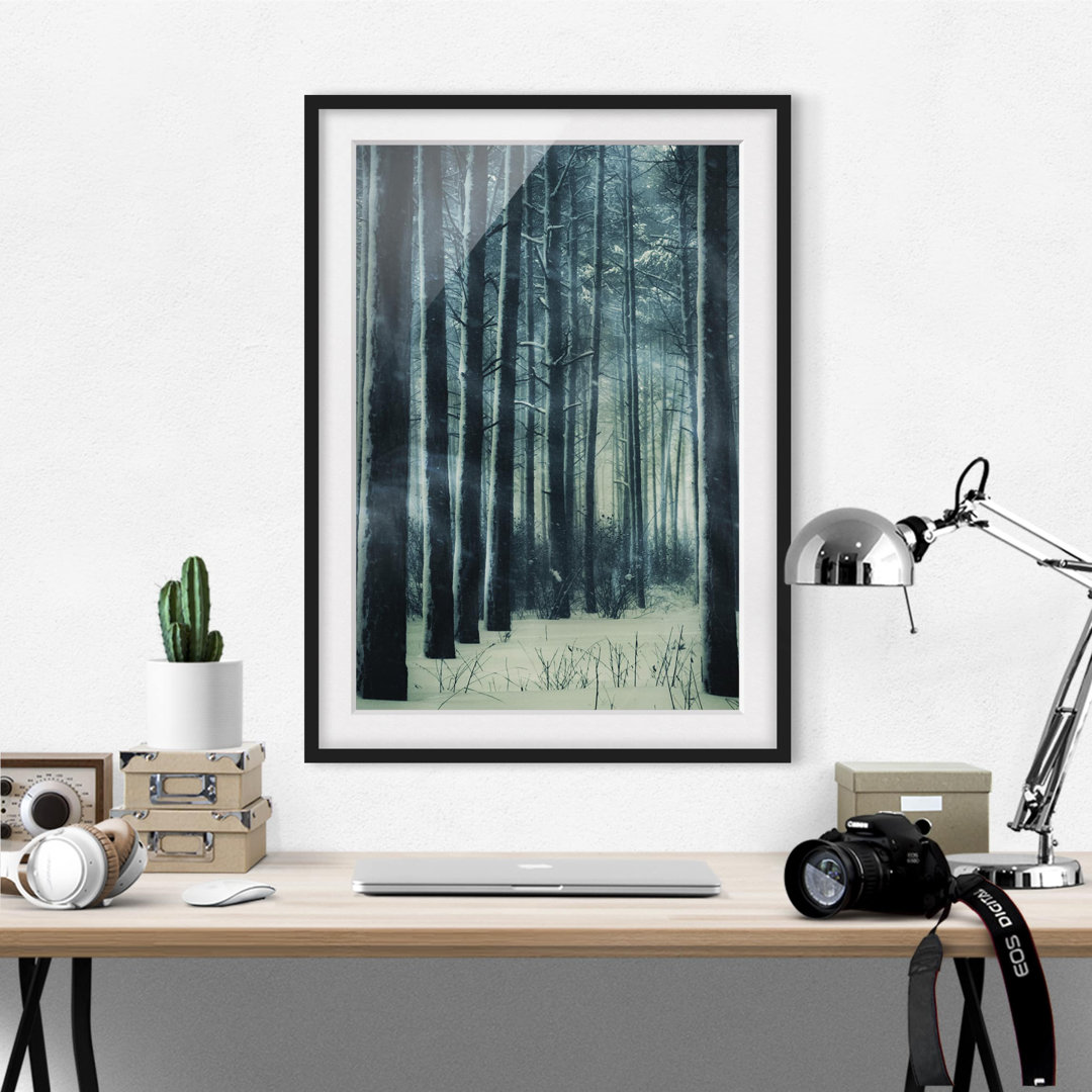 Gerahmtes Papierbild Mystischer Winterwald