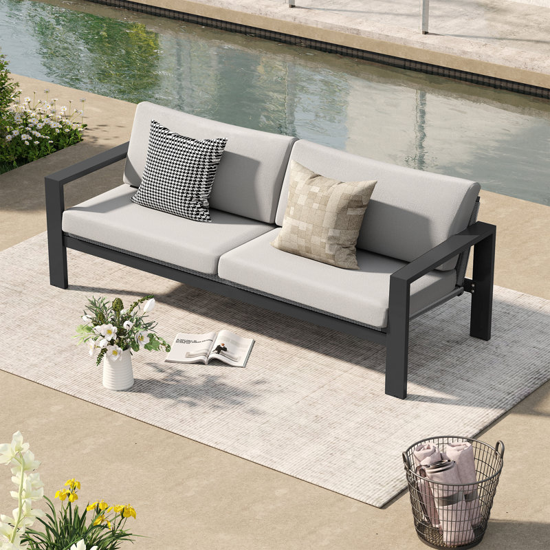 Canapé de patio en aluminium de 84 po avec coussins gris clair Mikel