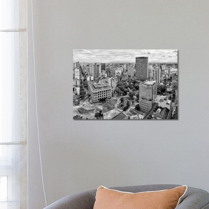 Streetphotography 32 - Wrapped Canvas Print, 45.72cm H x 66.04cm W x 1.905cm D