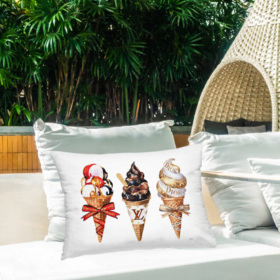 Coussin d'extérieur Glam Ice Cream Cones par Amanda Greenwood
