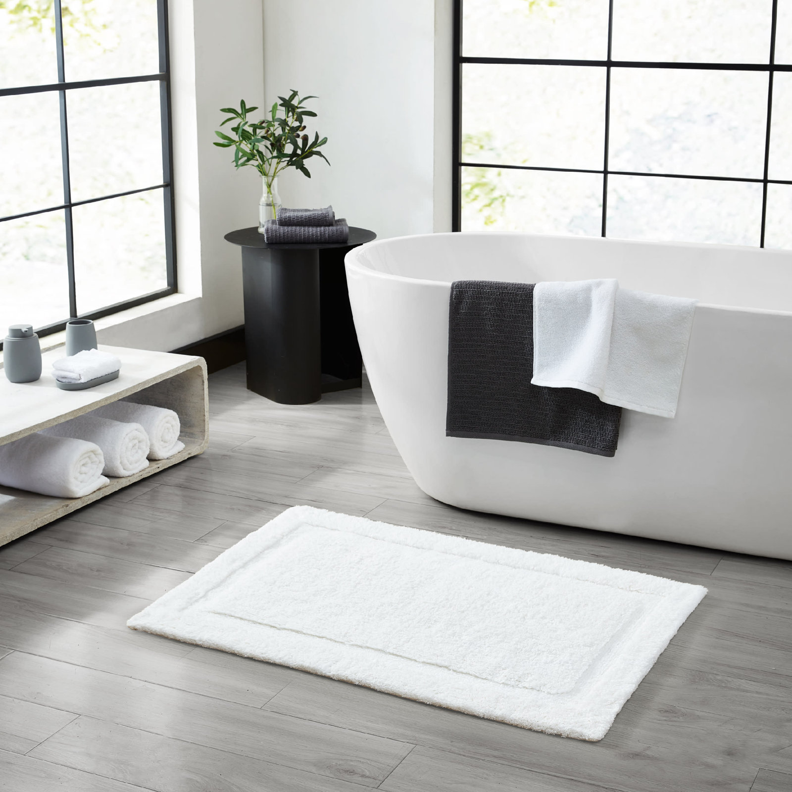 Jean Pierre Lydia Border Rane Plush Bath Rug, 20"W x 32"L, White