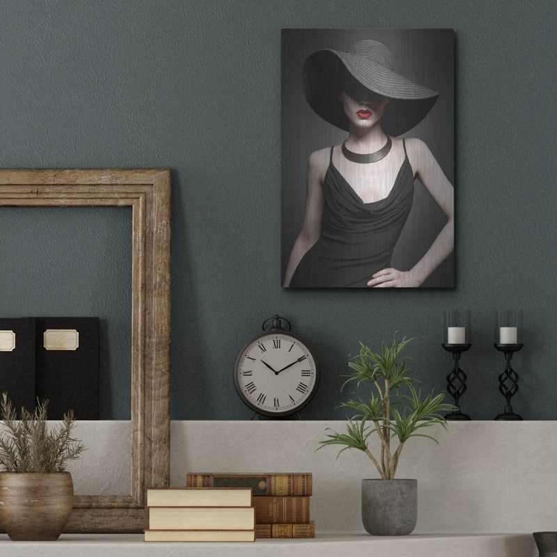 «Lady In Black 2» par Luxe, H 16 po x l 12 po