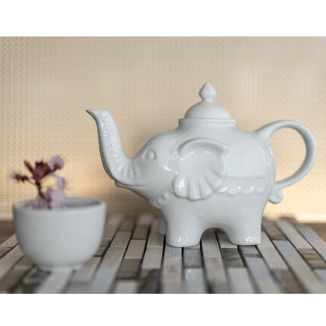 BIA Cordon Bleu 28oz Porcelain Elephant Teapot, BIA Cordon Bleu