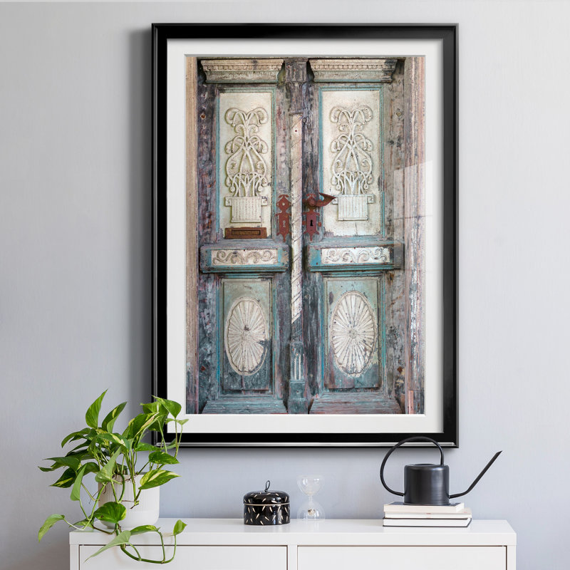 Porte baltique par Danita Delimont - Reproduction encadrée sur papier, H 22,5 po x l 30,5 po x P 1,5 po, Cadre noir