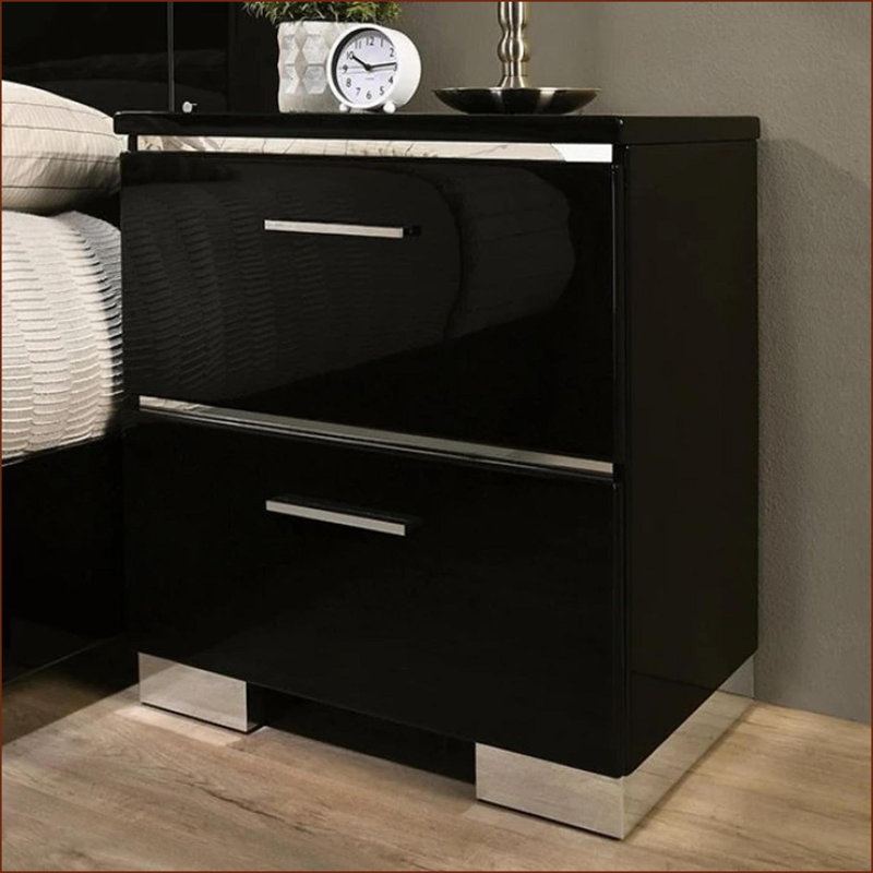 Table de chevet contemporaine noire très brillante avec chargeur USB et amp; Accents chromés