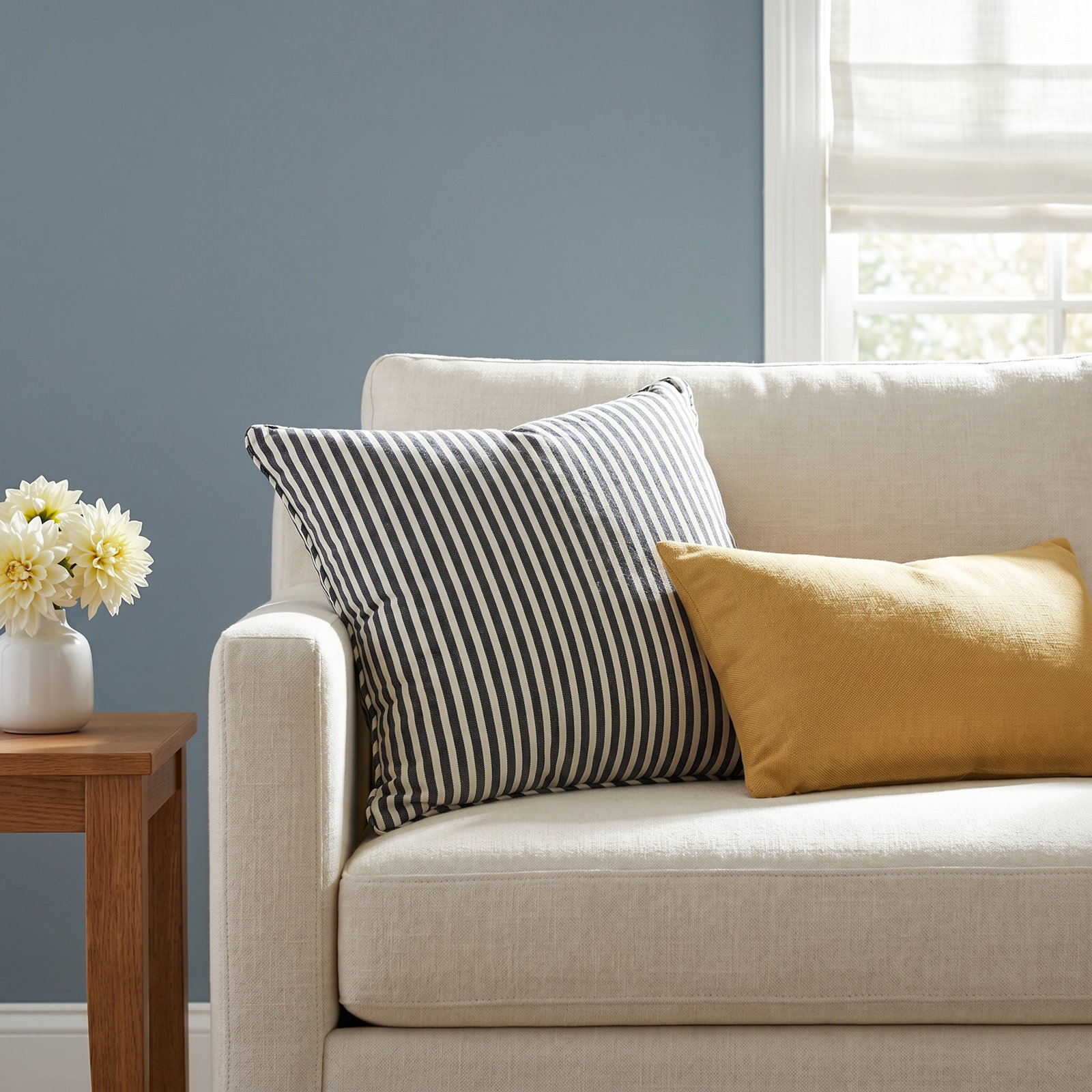 Laurens Striped Indoor/Outdoor Pillow Cover, Navy, 26"H x 26"W