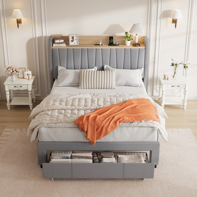 Structure de lit grand avec tiroirs de rangement et station de charge, conception silencieuse, support de lattes en bois, cadre de lit rembourré, aucun sommier requis, assemblage facile, gris