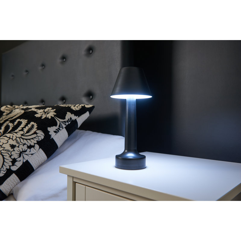 Weranna Metal USB Table Lamp, Black