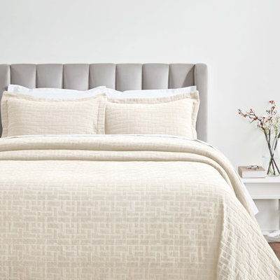 Geometric Matelasse Bedspread Set