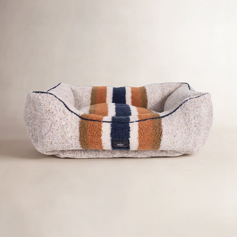 Kuddle Dog Bed Stripe, Medium (30" W x 24" D x 9" H), Rust