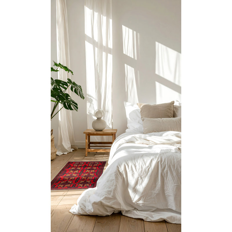 Tapis rouge Teimani 4 pi 6 po x 6 pi 0 po