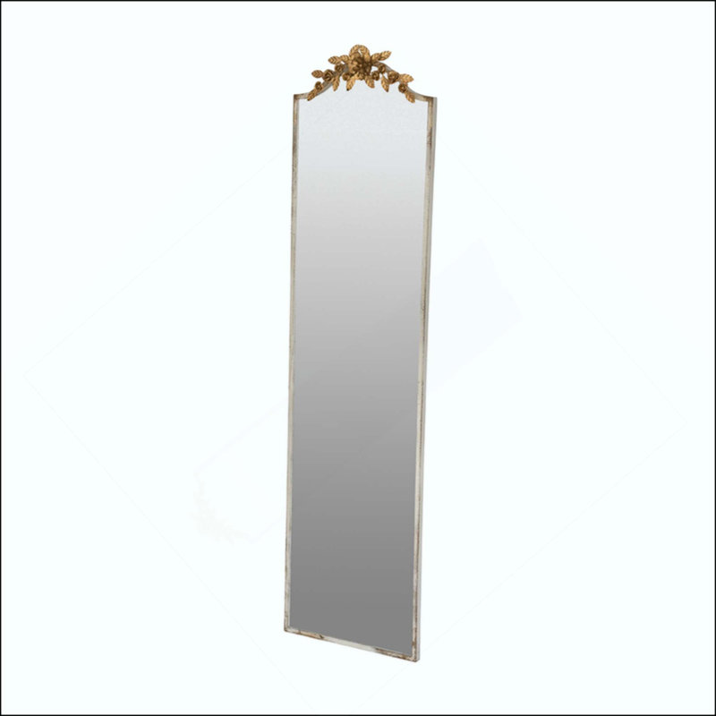 Miroir rectangulaire pleine longueur avec cadre patiné et couronne florale