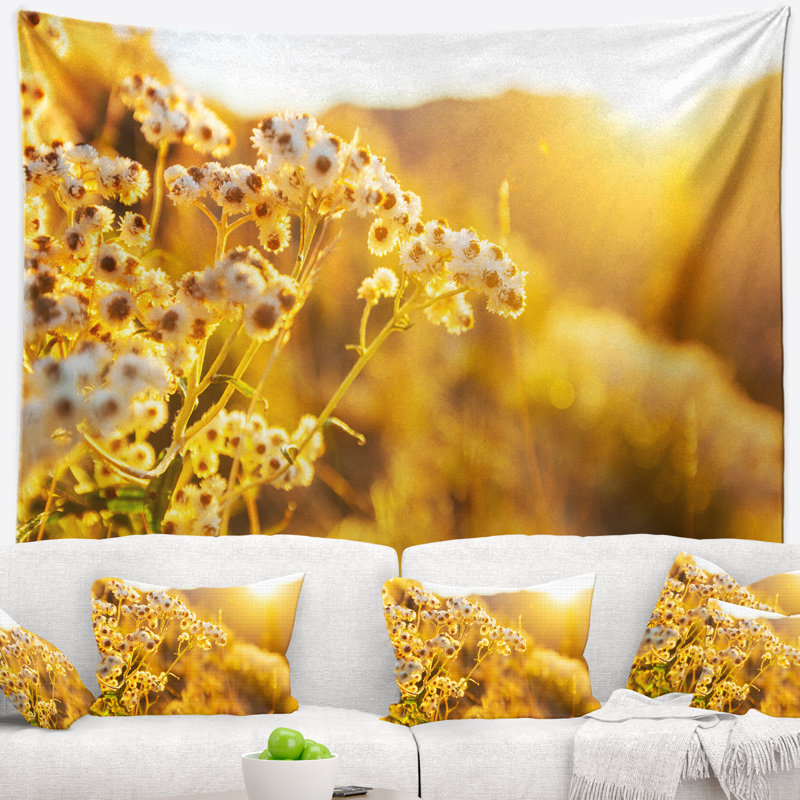 Tapisserie fleurs de jardin rural jaune vif, H 50 po x l 60 po