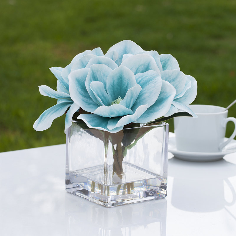 Magnolia dans un vase, Bleu