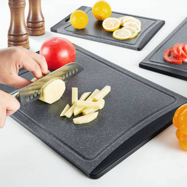 Plastic Cutting Board, 3 Pieces Dishwasher Safe Cutting Boards with Juice Grooves, Easy Grip Handle, Non-Slip, with Grinding Area for Grinding Garlic