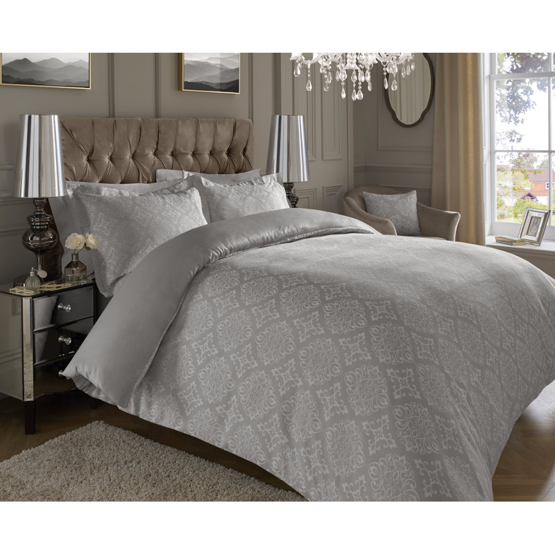 Rosner Cotton Blend Damask Duvet Cover Set with Pillowcases, Kingsize - 2 Standard Pillowcases, Silver