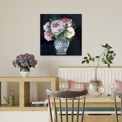 "Blossoms In Ornate Vase", art mural contemporain abstrait