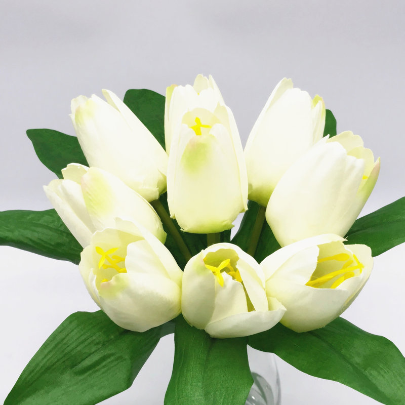 Centre de table tulipes dans un vase, Crème