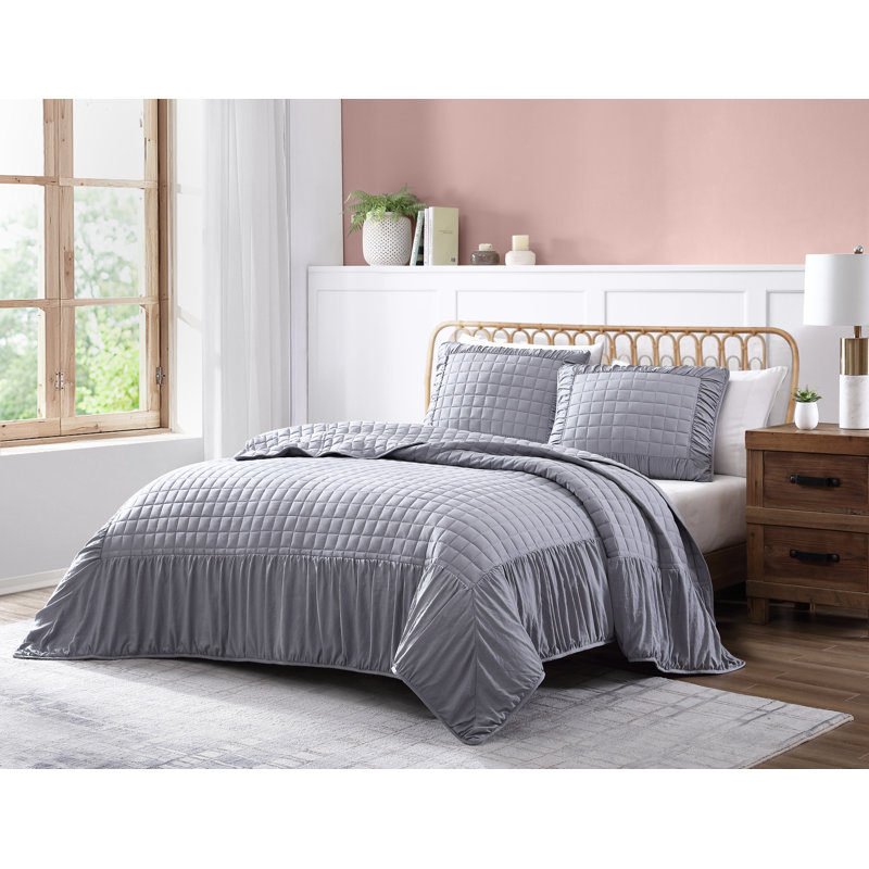 Cedra Quilt Collection Traditional Polyester Quilt, Gray, Queen Quilt + 2 Shams
