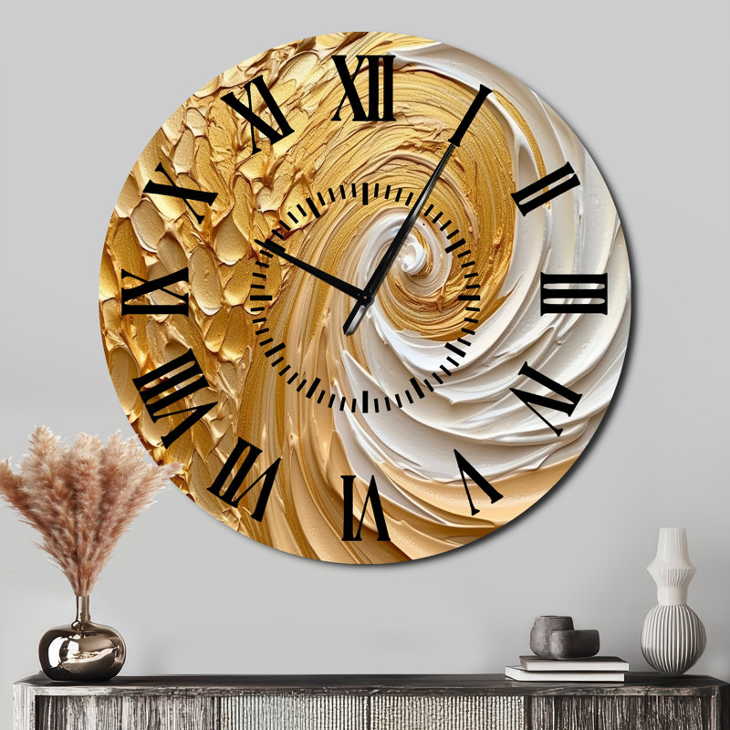 Horloge murale en or, Surdimensionné