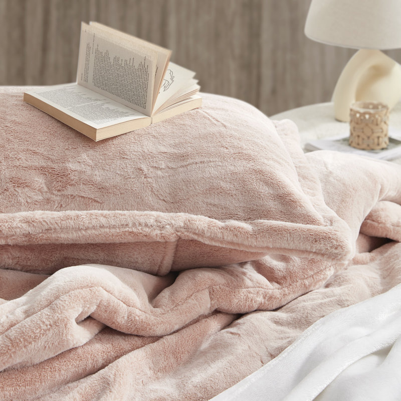 Coma Inducer Frosted Cupcakes Fluffy Oversized Comforter Set, King Comforter + 2 King Shams, Pink