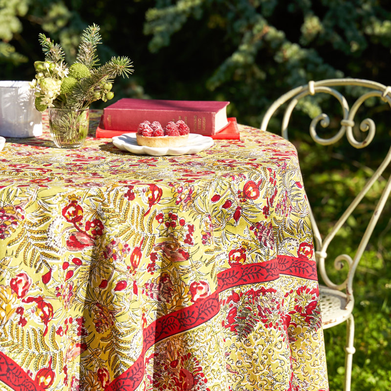 Winter Garden Wreath Handmade Floral Tablecloth, 71" W x 106" L, Red-Green