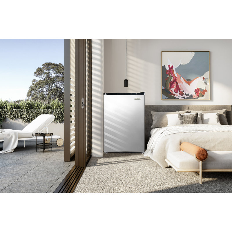 Frigidaire, 4,6 pieds cubes Pi. Réfrigérateur compact, acier inoxydable