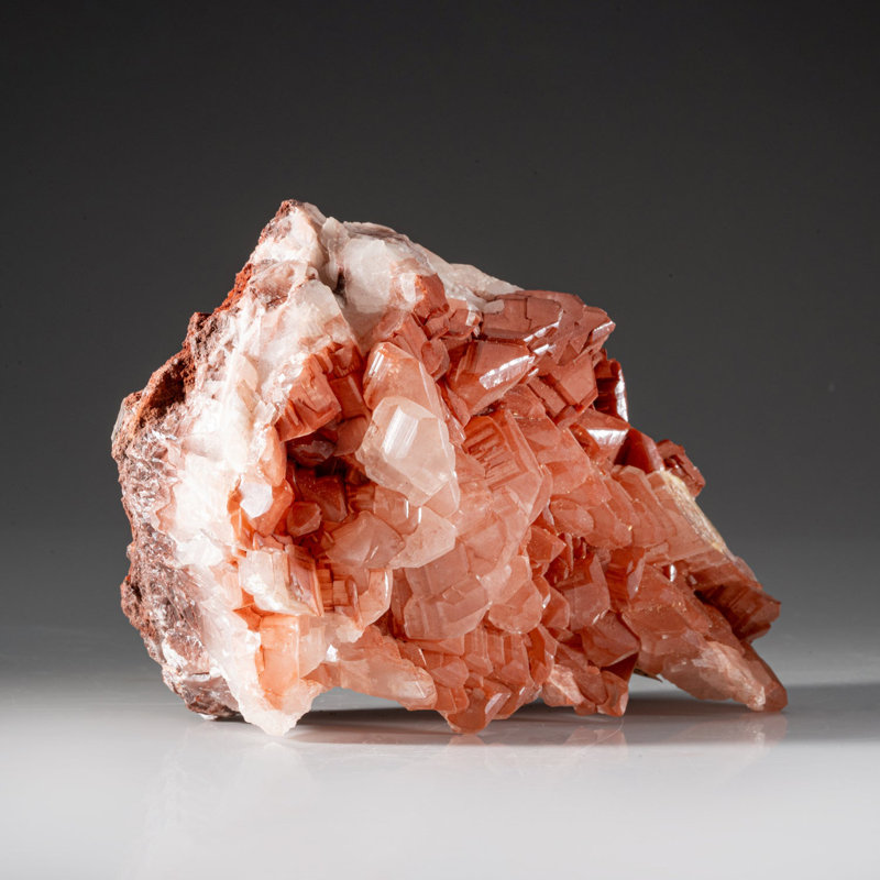 Calcite avec inclusions d'hématite provenant de la mine de Tsumeb, District d'Otavi-Bergland, Oshikoto, Namibie
