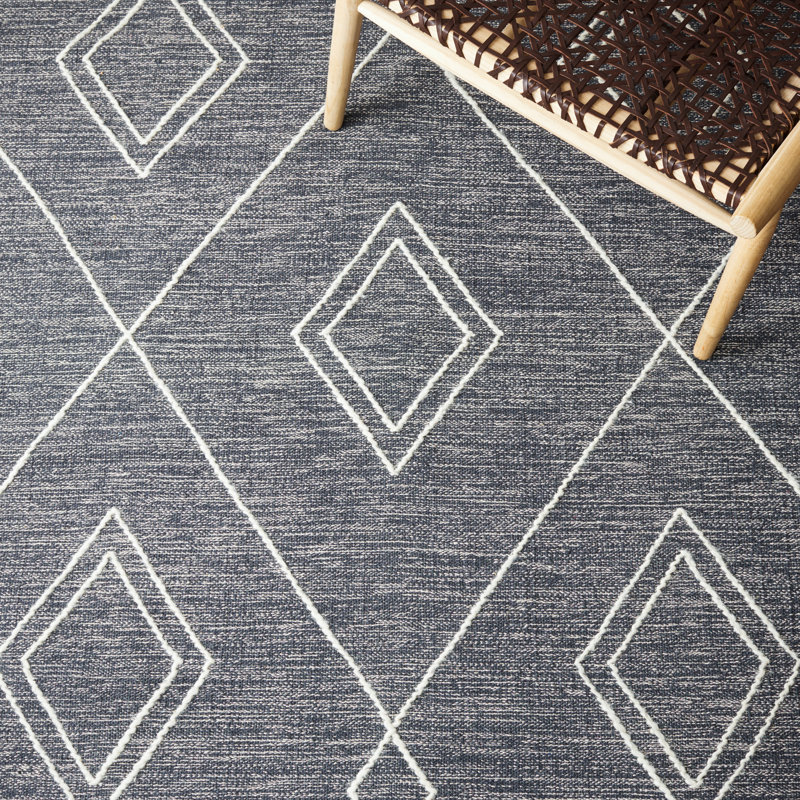 Steelside™ Holtby Southwestern Hand-Woven Flatweave Charcoal/Ivory Area Rug