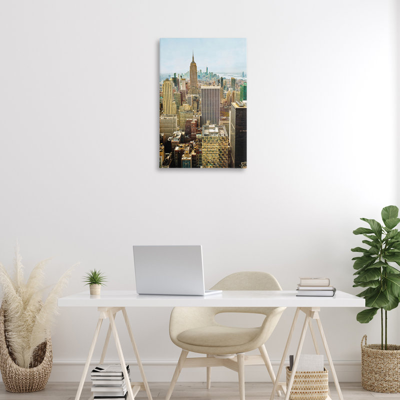 Toile surplombant des bâtiments urbains, design par Seven Trees Design, H 30 po x l 20 po