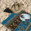 1 serviette de plage d'inspiration amérindienne de 1 pièce, avec des figurines de Kokopelli et des motifs tribaux dans une palette bleu-brun. Grande microfibre, idéale pour la piscine, les voyages, unisexe.