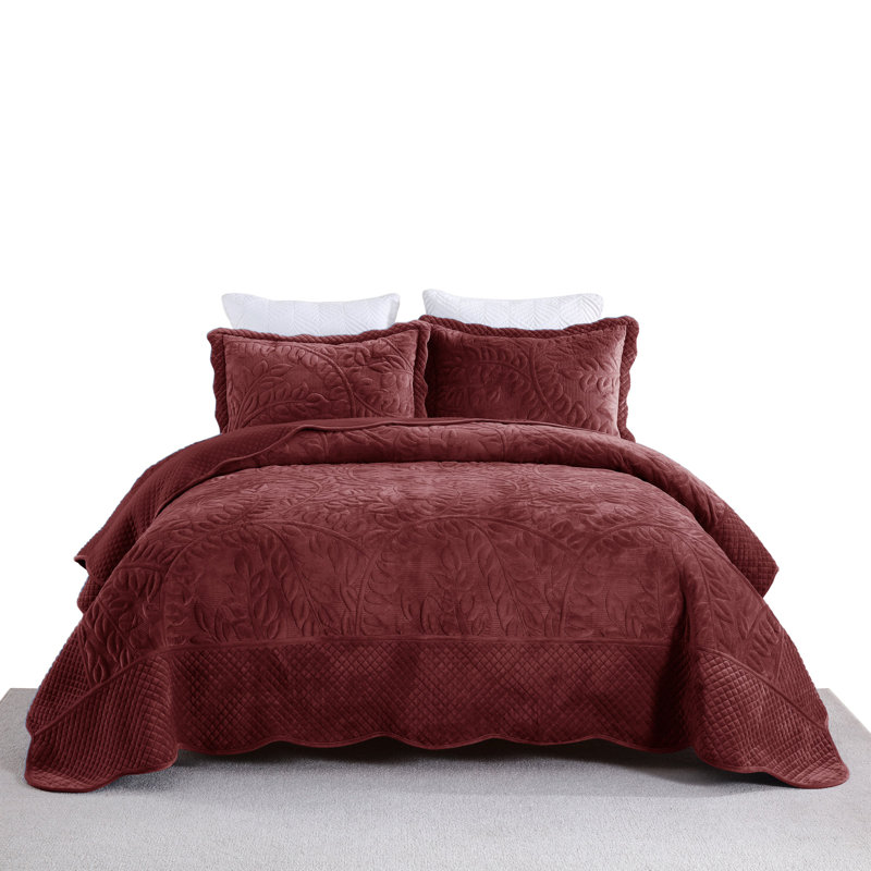 Marcielo Oversized Embroidered Velvet Quilt Set With 2 Pillow Shams, Queen Quilt + 2 Standard Shams, Red