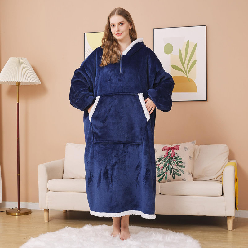 Gavrilin Throw Blanket, Navy Blue
