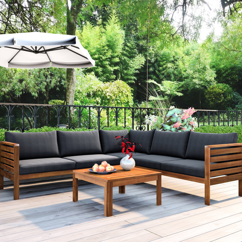 Extérieur, bois, coussins gris, eau, protégé, parfait pour les fêtes de jardin