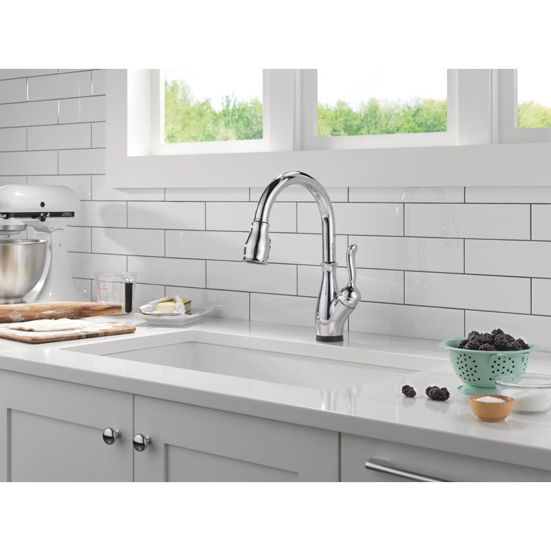 Robinet de cuisine Leland VoiceIQ avec technologie Touch2O sans contact, Chrome