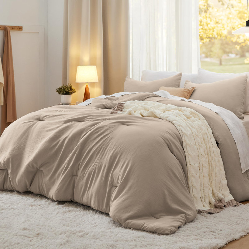 Bedsure Reversible Prewashed Comforter Set, Queen Comforter + 2 Standard Pillowcases, Orange