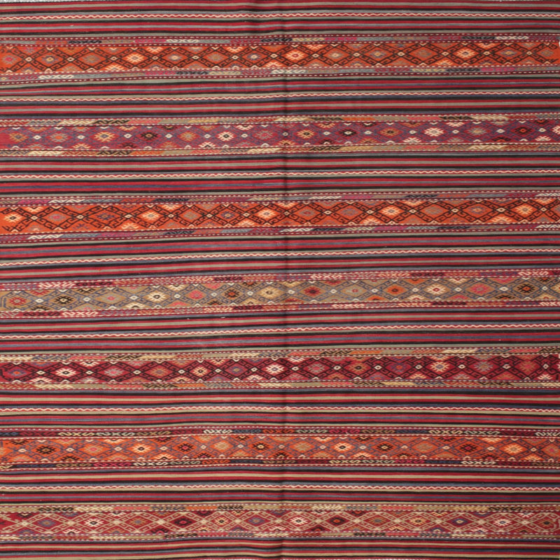 Tapis vert contemporain, Carré 8 pi