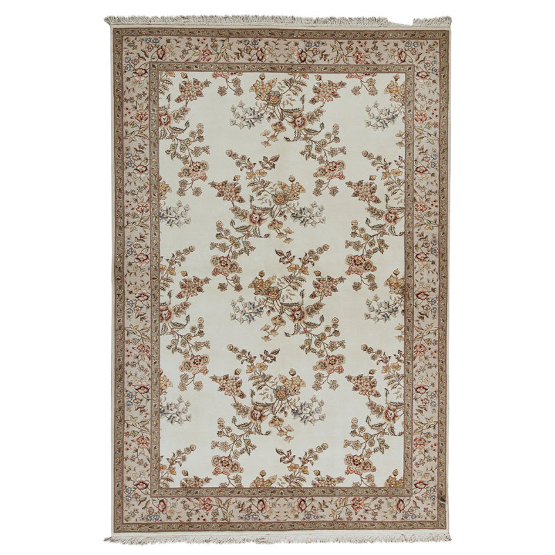 Tapis ivoire noué à la main de haute qualité