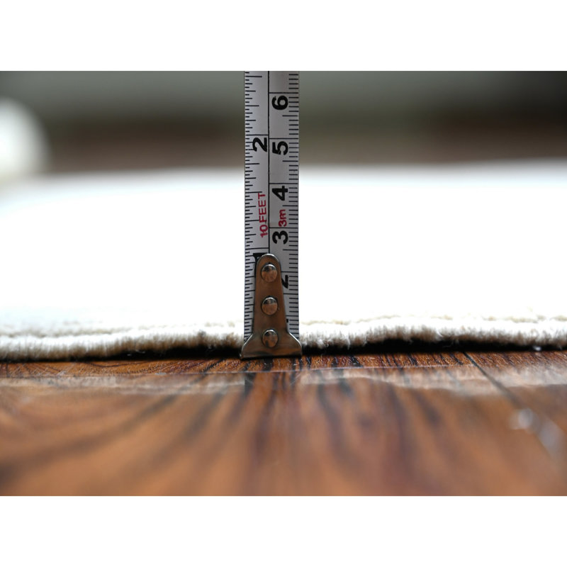 Tapis ivoire Tr nouvel an One-of-a-Kind Tremar