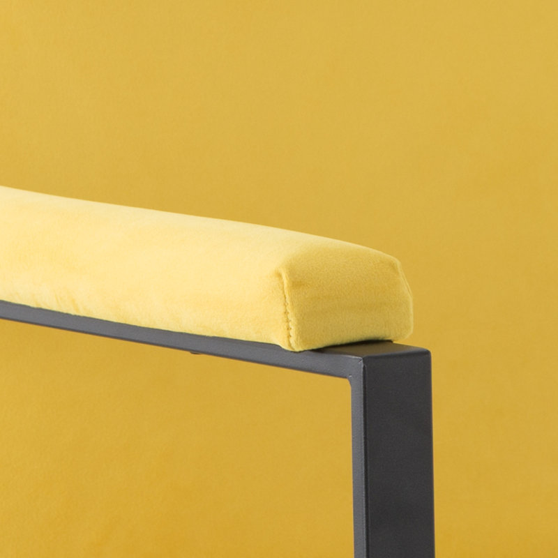Chaise d'appoint à structure en métal, Yellow