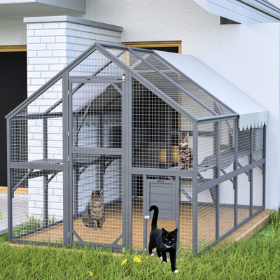 Enclos de luxe pour chat avec 2 cabanes de détente et installations pour le confort des chats