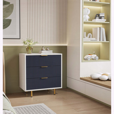 Commode 3 tiroirs cannelée avec dessus large
